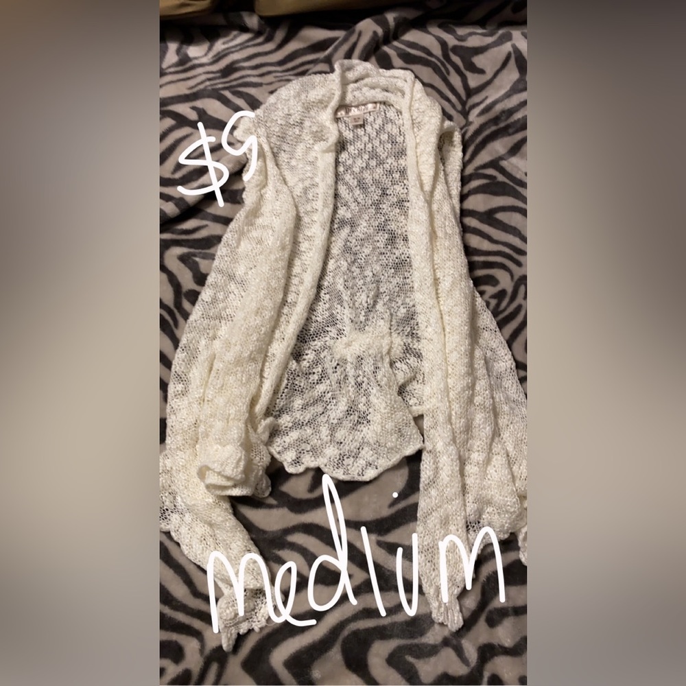 White sleeveless cardigan